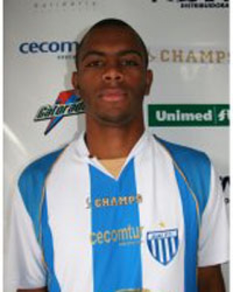 Zagueiro Fabio Fidelis vai jogar o Gauchão 2013