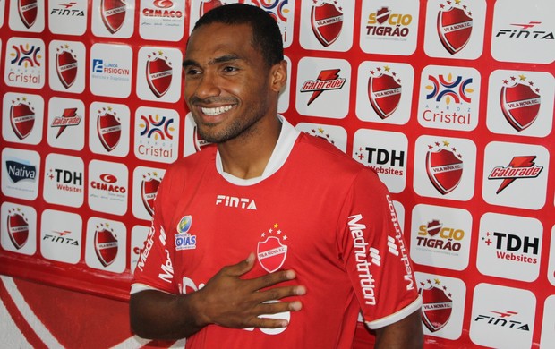 Troca-Troca Leonardo Lateral Esquerdo vai para o Vila-GO