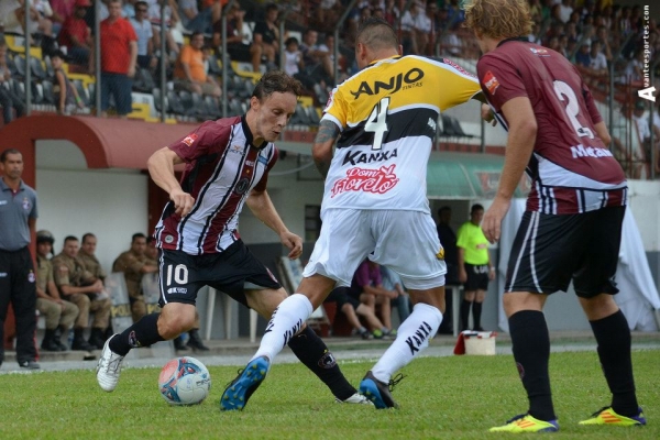 Max Meio Campo camisa 10 é novo reforço do Maringa-PR