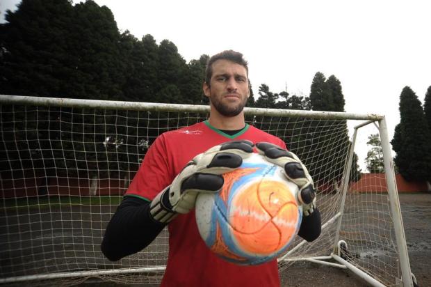 Goleiro Enderson, o menos vazado da Segundona, é trunfo do Brasil-Fa para tentar o acesso