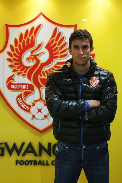 Gilberto acerta na K-Ligue Koreia.