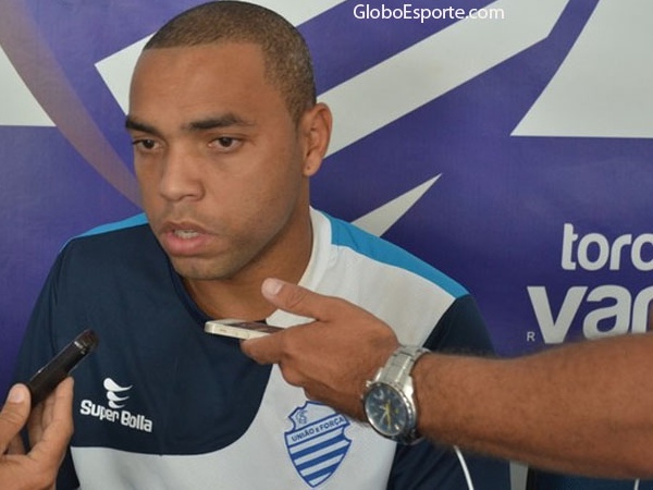 Camisa 10 - Thiago Santos vai defender o CSA-AL