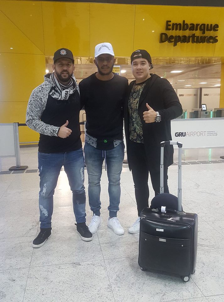 Artilheiro Willian Lira embarca para Ásia