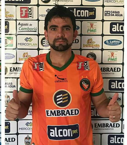 Reforço! Zagueirão Vitor Hugo volta a Santa Catarina
