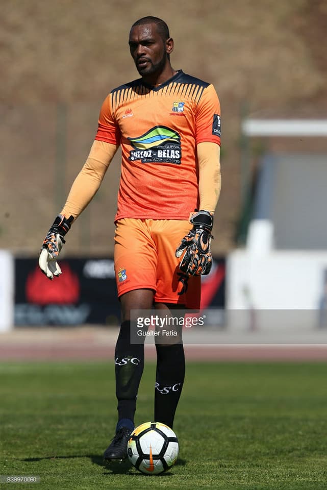 Destaque! Goleiro Tom fecha o gol em Portugal