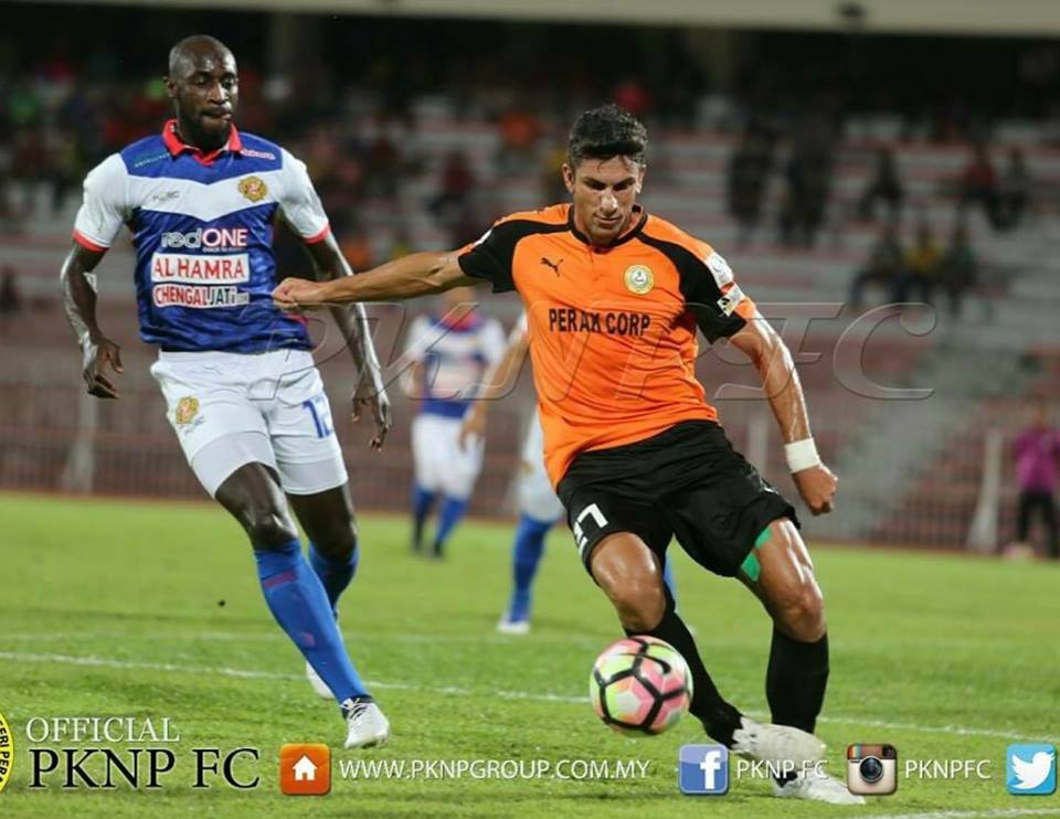 Tem Gol!!!! Mais uma vez ele!!! Gilberto!!!
