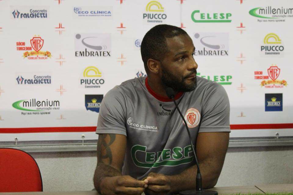 Reforço!!! Zagueiro Cleber vai jogar o Catarinense 2018