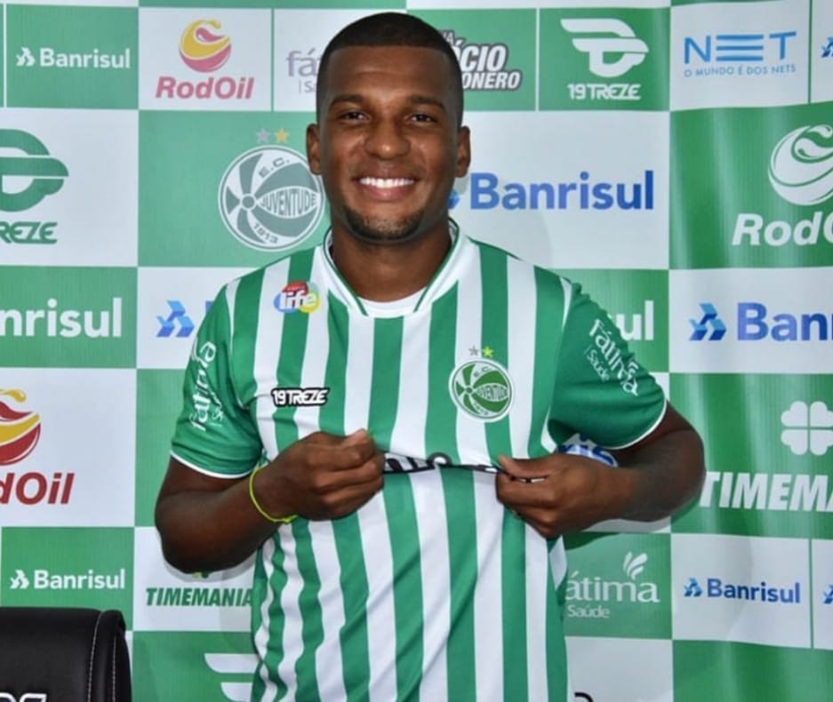 Tem Gol!!! Genilson Zagueiro e Capitão Genilson marcou.