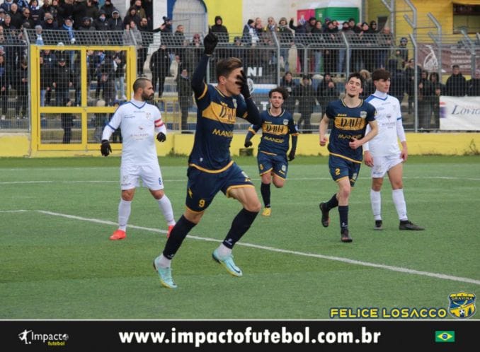 Tem Gol!!! Na ItÃ¡lia ele novamente - Isaac Prado