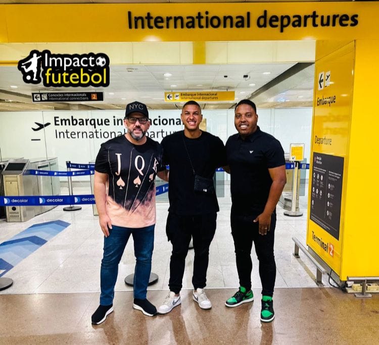 Negocio Internacional! Lucas Roversi volta para Itália