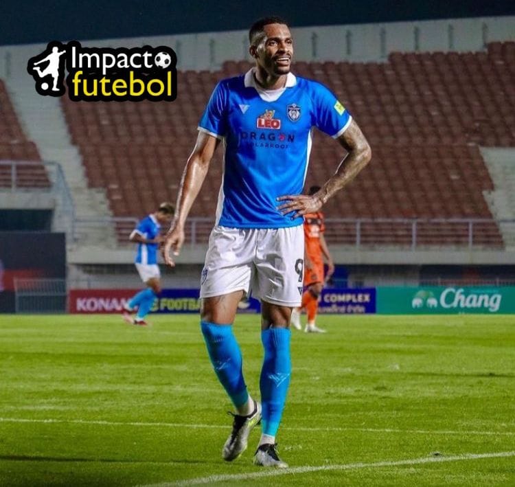 Tem Gol!!! Junior Batista (Striker) 5jogos e 3gols
