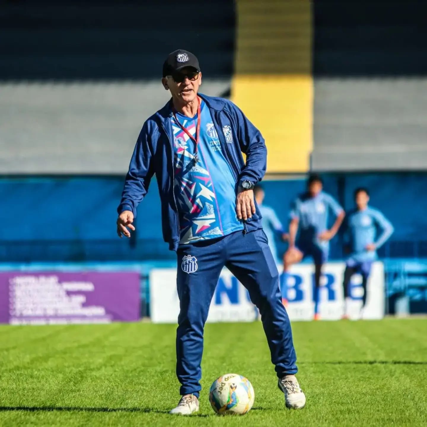 Luis Carlos Cruz e seus comandados!!! No jogo do Acesso!!