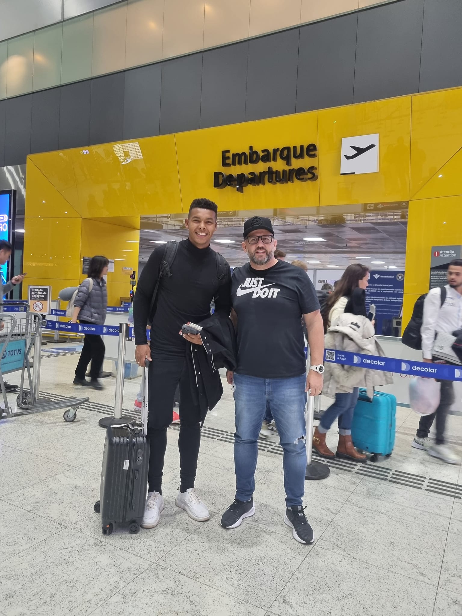 Negócio Internacional! Cristian Gomes volta para Europa.