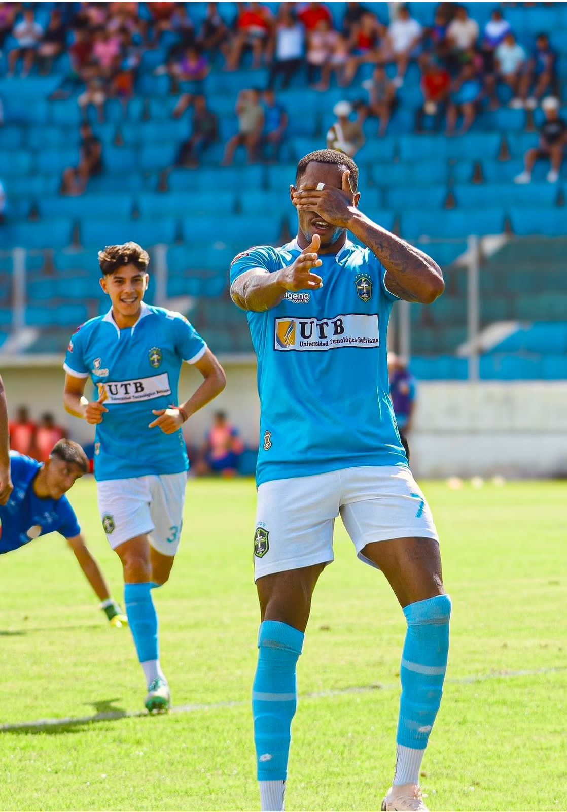 Tem Gol! Arthur Moura é o nome da fera!