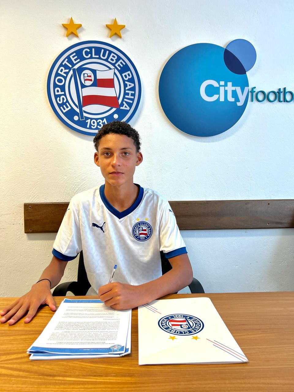 Renovação de Contrato! João Vitor mais 3 anos no EC Bahia-BA