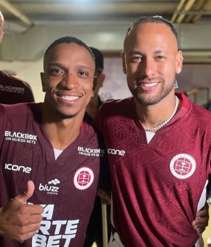 Destaque! Vinicius Baiano com o craque Neymar