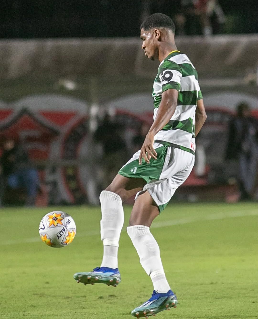 Savio - Zagueiro/Left Defender